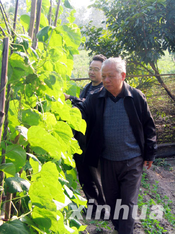 高山评论陈苏厚我这辈子跟农业分不开副省长退休还乡作农民转载