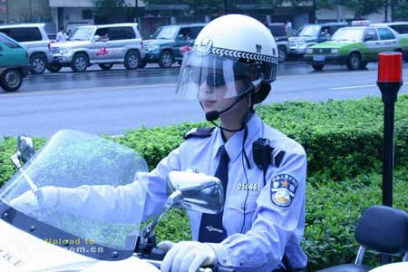 海南在线新闻中心-成都公安局招考15女特警 迎