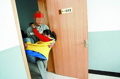 海南在线新闻中心-<em>女子</em>与网友<em>一夜情</em>怀孕 打 卖