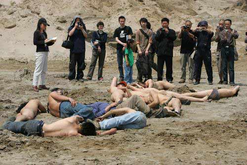 海南在线新闻中心-北京<em>艺术</em>爱好者过国际裸体