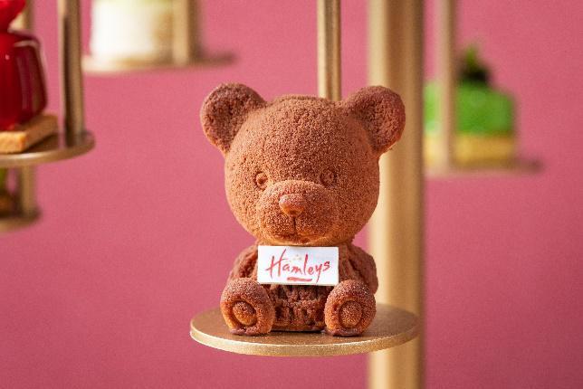 海口丽思卡尔顿酒店与英国玩具品牌Hamleys联合打造哈姆熊主题下午茶