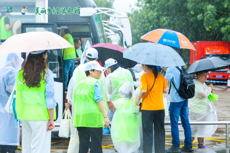 “美丽乡村绿色行”主题旅行活动在海口启动 百名旅客开启精彩乡村之旅