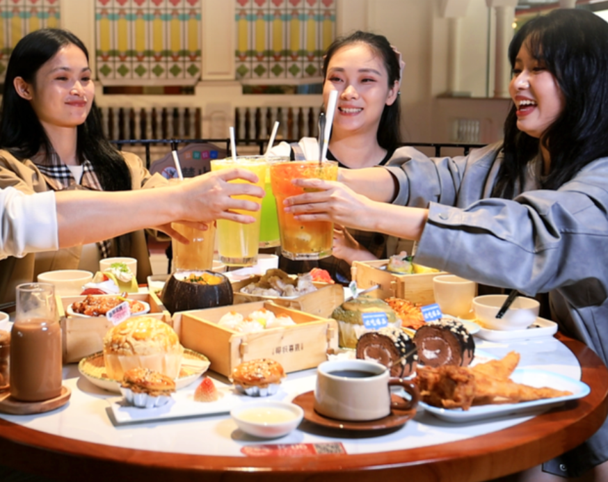 跟着央妈打卡，喝一场会“穿越”