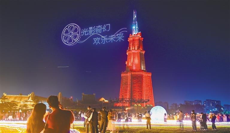 海南长影奇幻乐园元旦首日火爆迎客,数万游客共迎“温暖跨年