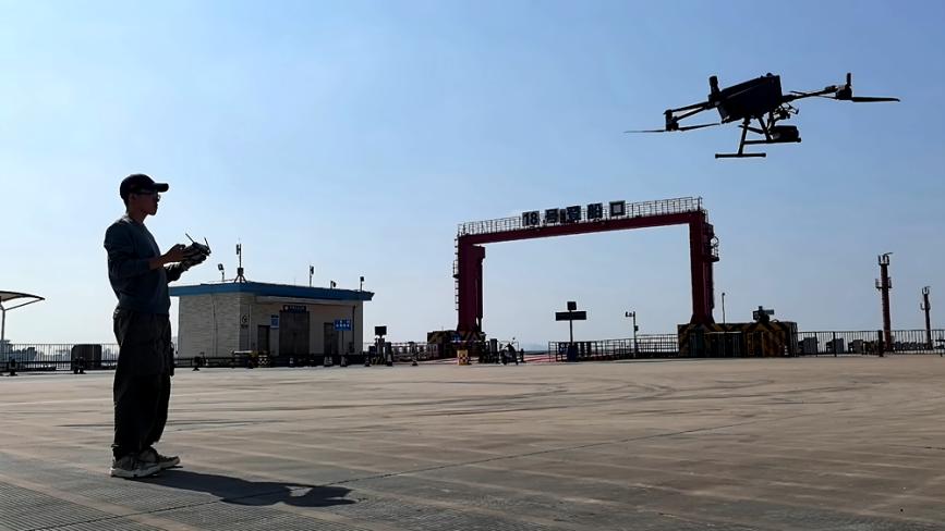 科技赋能保畅通 无人机护航琼州海峡春运通航安全