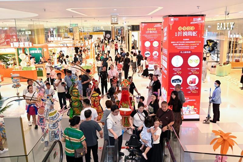 “骏马奔腾,鸿运开年”海旅免税春节营销活动推动假日业绩再