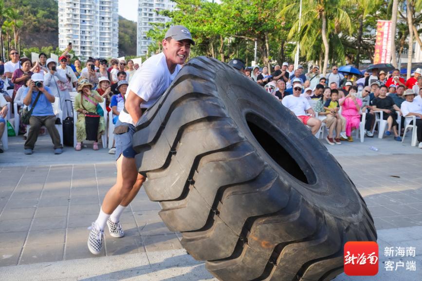 三亚沙滩健美比基尼力王公开赛开赛 展开力量巅峰对决