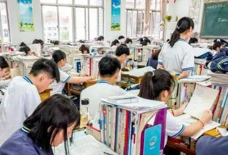海口:中小学要严格控制考试次数,减轻学生过重学业负担