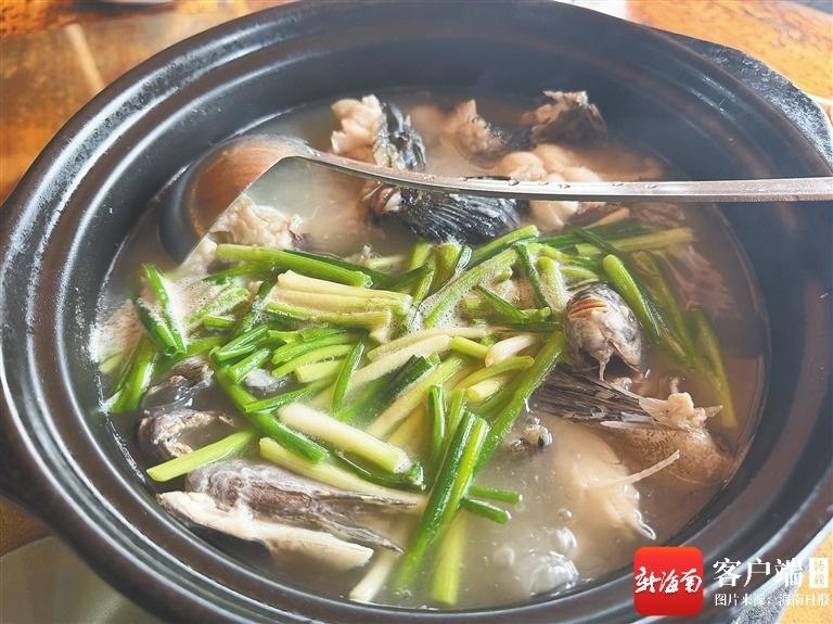 一碗小海鲜鱼汤，熬