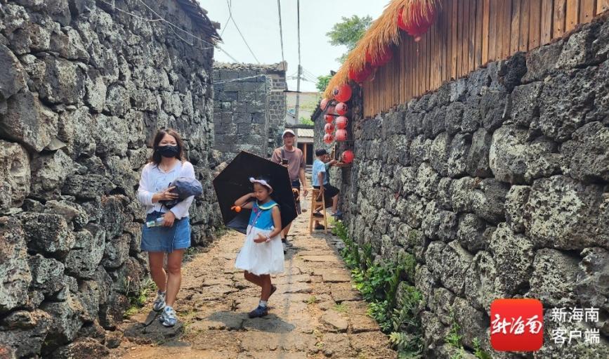 古韵新潮交融 海口三卿村清明小长假人气旺