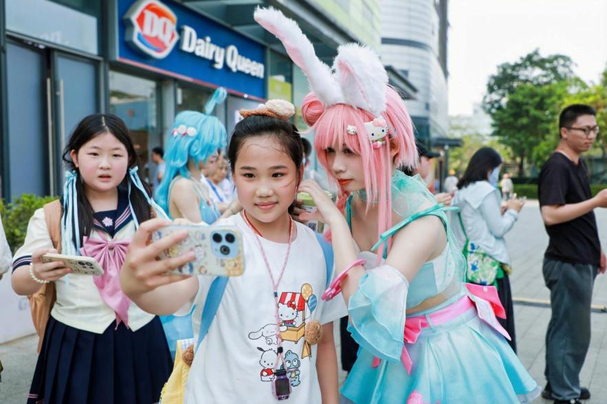 从街头快闪到社交刷屏 海口电竞嘉年华·城市巡游活动燃爆全城(图6)