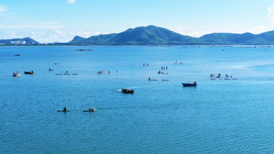 在陵水潟湖海岸，我看见了海“活”过来的样子