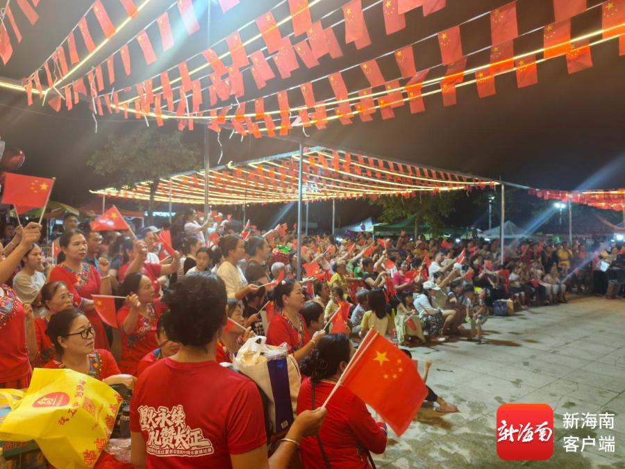 逛夜市、品美食、赏夜景 保亭这个市集烟火气浓引客来